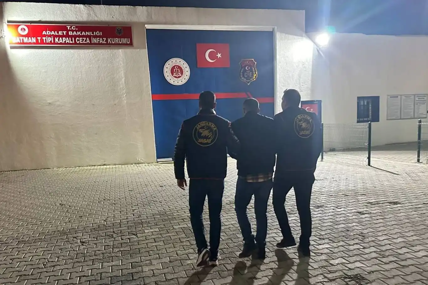 Bir çok suçtan aranan şahıs Siirt'te yakalandı