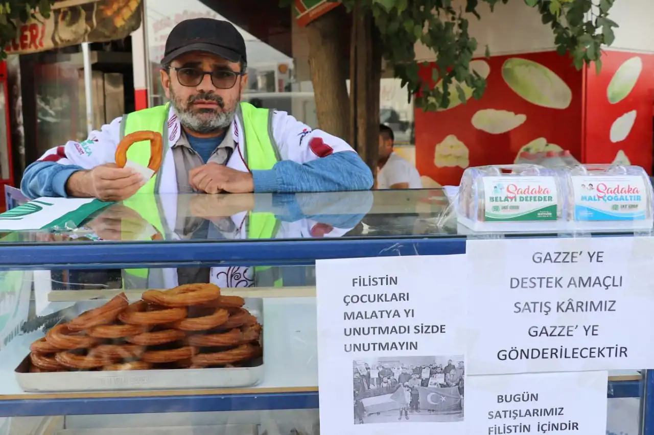 Malatyalı tatlıcıdan örnek davranış: Günlük satışını Gazze'ye bağışladı