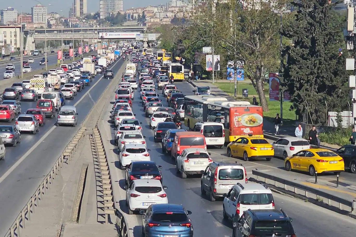 İstanbul'da trafik çilesi başladı