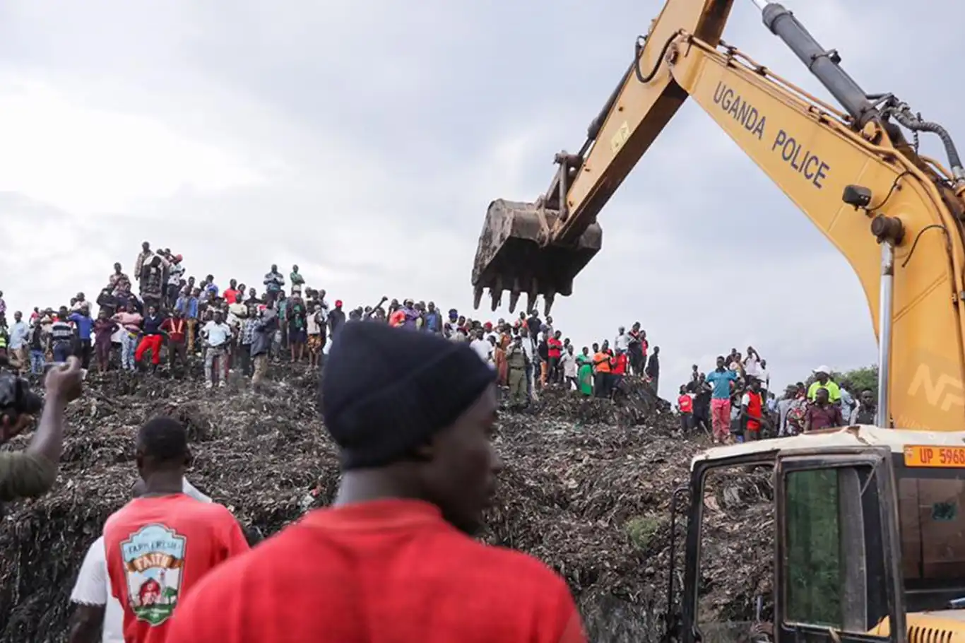 Uganda'da çöp sahasında heyelan: 8 ölü