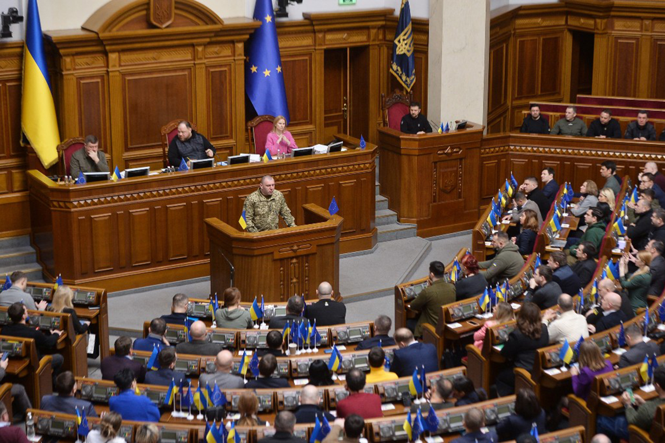 Ukrayna’da Bakanlar İstifa Etti