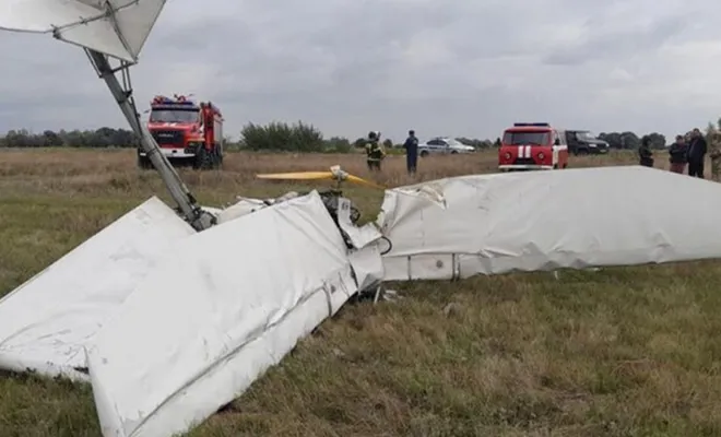 Küçük Uçak Düştü Pilot Hayatını Kaybetti