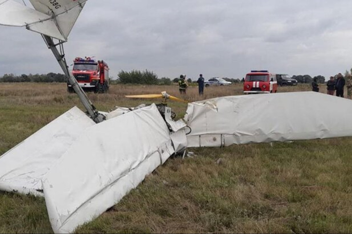 Küçük Uçak Düştü Pilot Hayatını Kaybetti