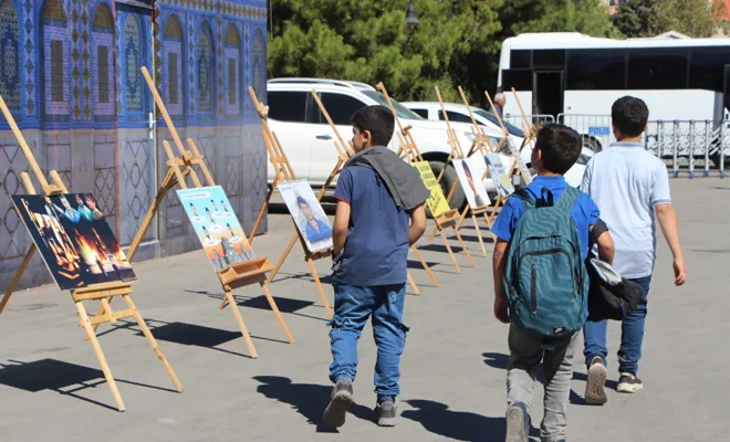  Yasin Börü ve arkadaşları resim sergisiyle hafızalarda tekrar canlandı