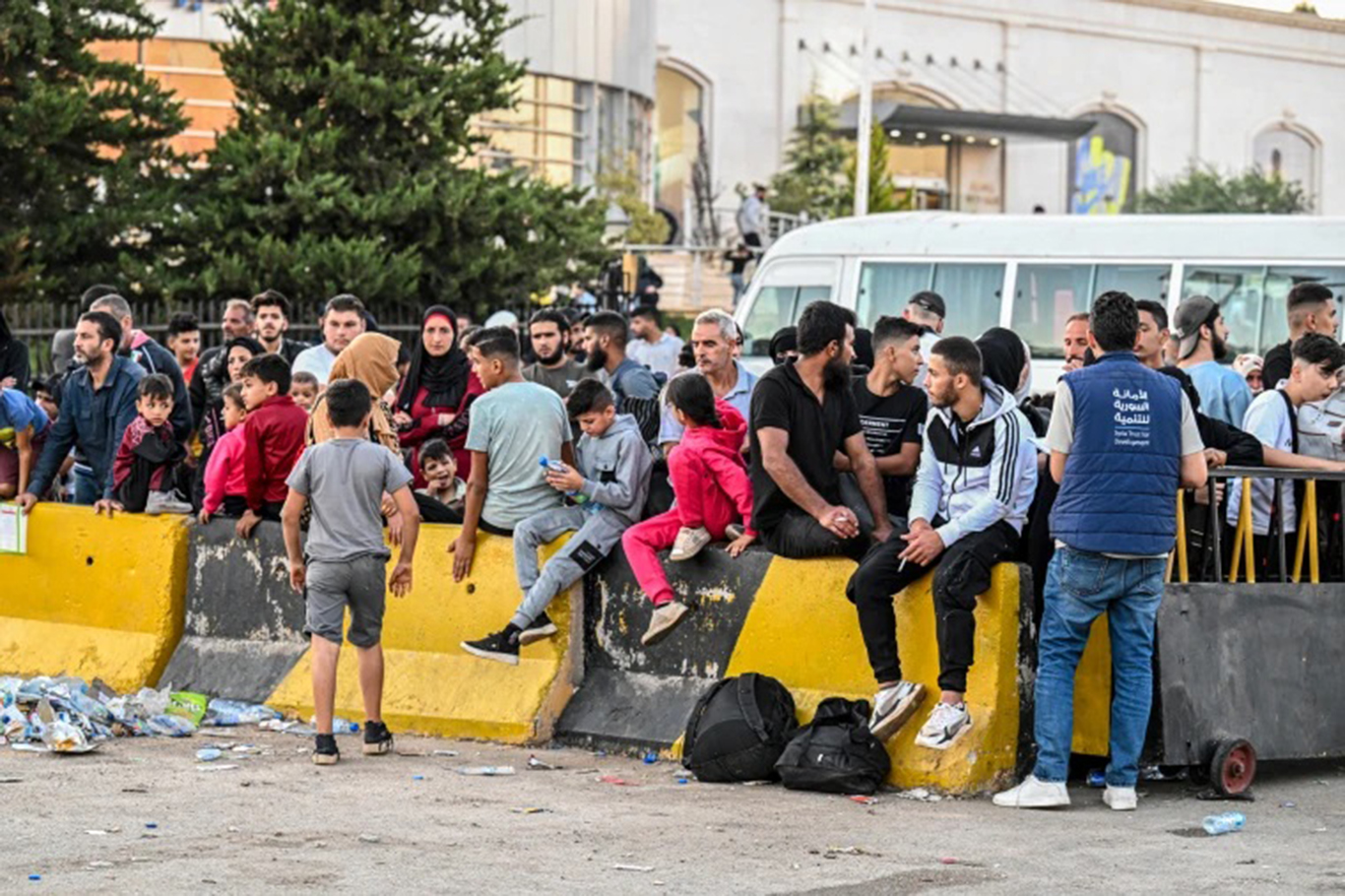  Siyonist saldırılar nedeniyle Lübnan'da yüz binlerce kişi yerinden edildi