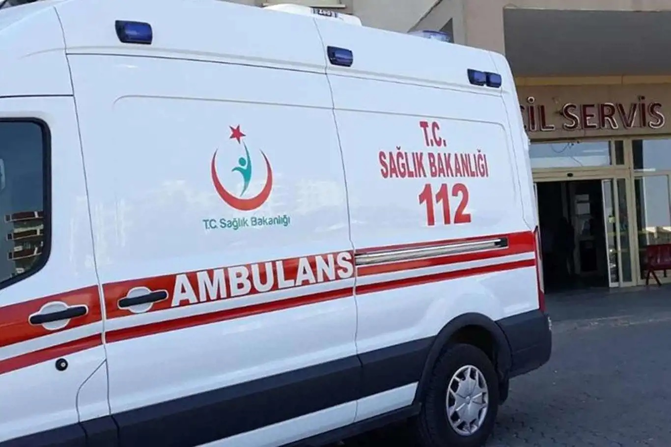 Tarım işçilerini taşıyan minibüs şarampole devrildi: 2 ölü, 13 yaralı