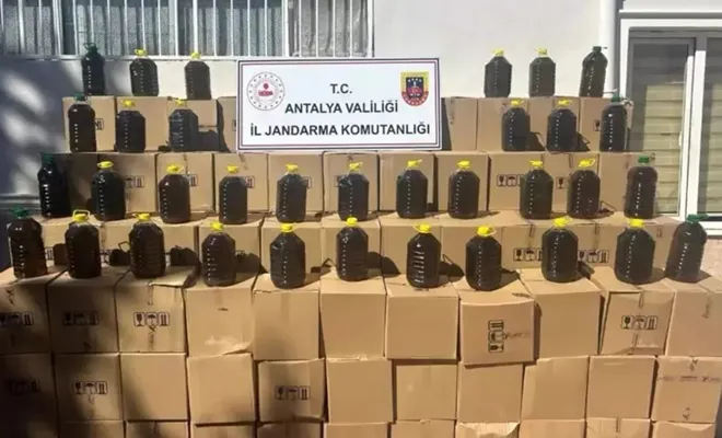 Antalya'da 8 ton sahte zeytinyağı ele geçirildi