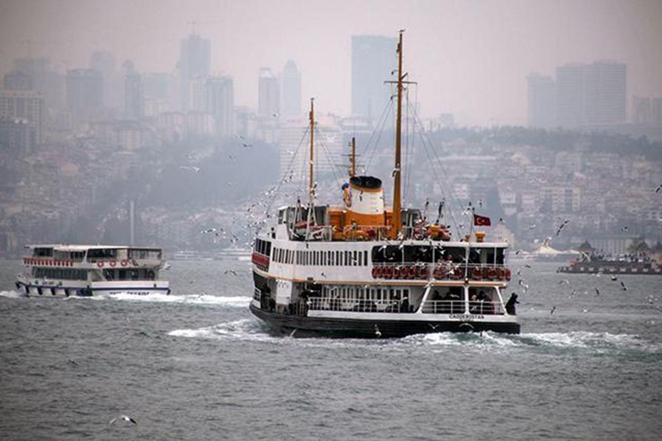 İstanbul'da vapur seferlerine sis engeli