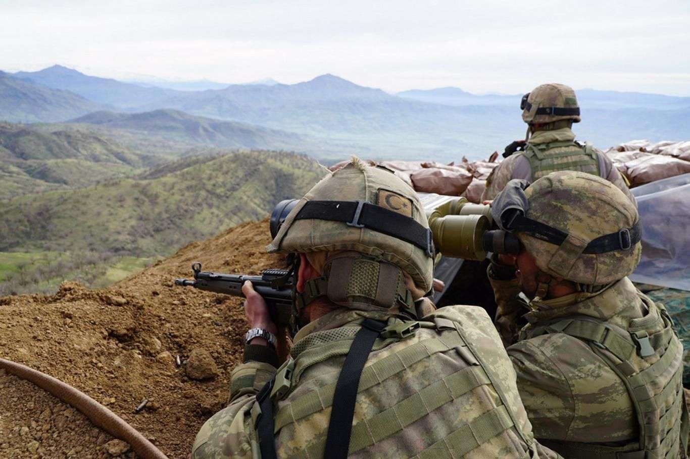 Fırat Kalkanı ve Barış Pınarı bölgelerinde 14 PKK elemanı öldürüldü