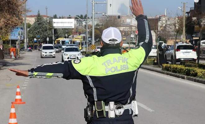 29 Ekim nedeniyle bazı yollar trafiğe kapatıldı