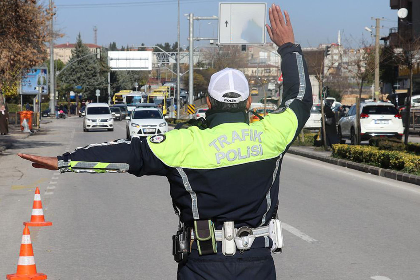 29 Ekim nedeniyle bazı yollar trafiğe kapatıldı