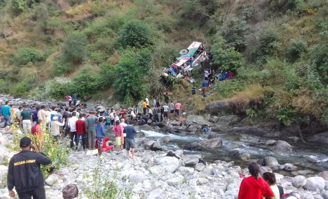 Hindistan'ın otobüs kazasında ölü sayısı 36'ya yükseldi