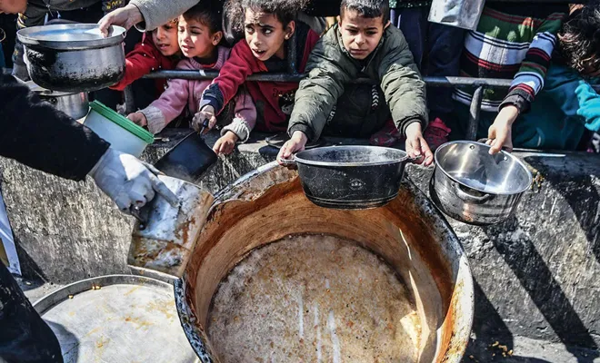 Gazze'nin kuzeyinde Filistinli siviller açlıktan ölüyor