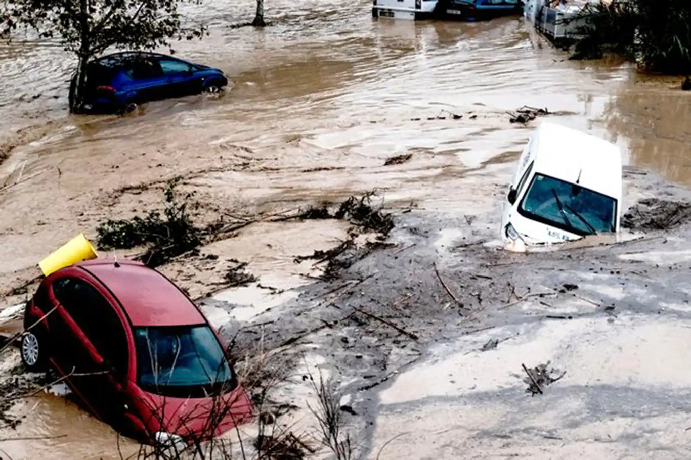 İspanya'da şiddetli yağış sele yol açtı 