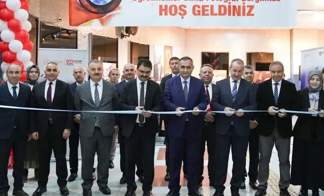 "Öğretmen Gözüyle" fotoğraf sergisi Ankara'da açıldı