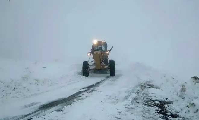 Kar yağışı kırsalda ulaşımı aksattı