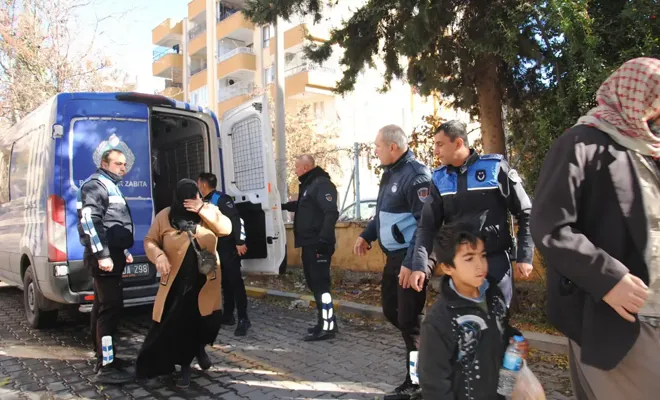 Şanlıurfa’da yakalanan dilencilerin üzerinde 100 bin lira çıktı