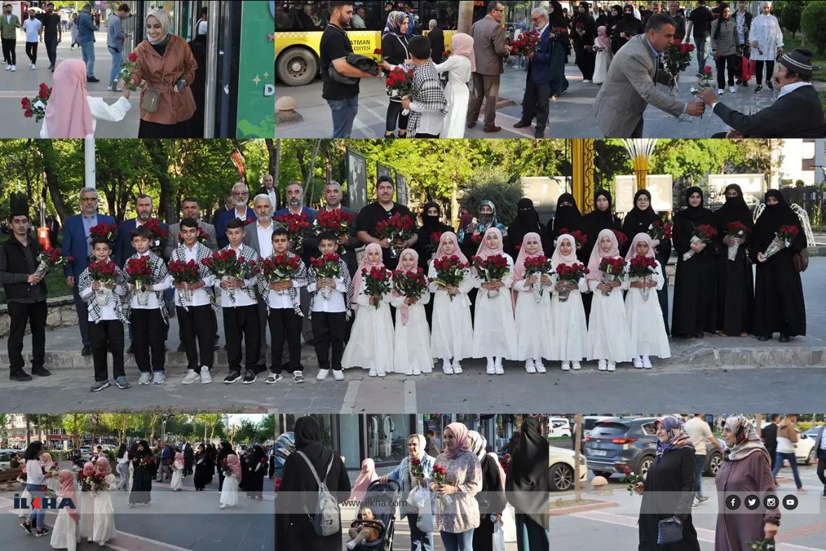 Vatandaşlar "Mevlid-i Nebi" etkinliğine güller ile davet edildi   