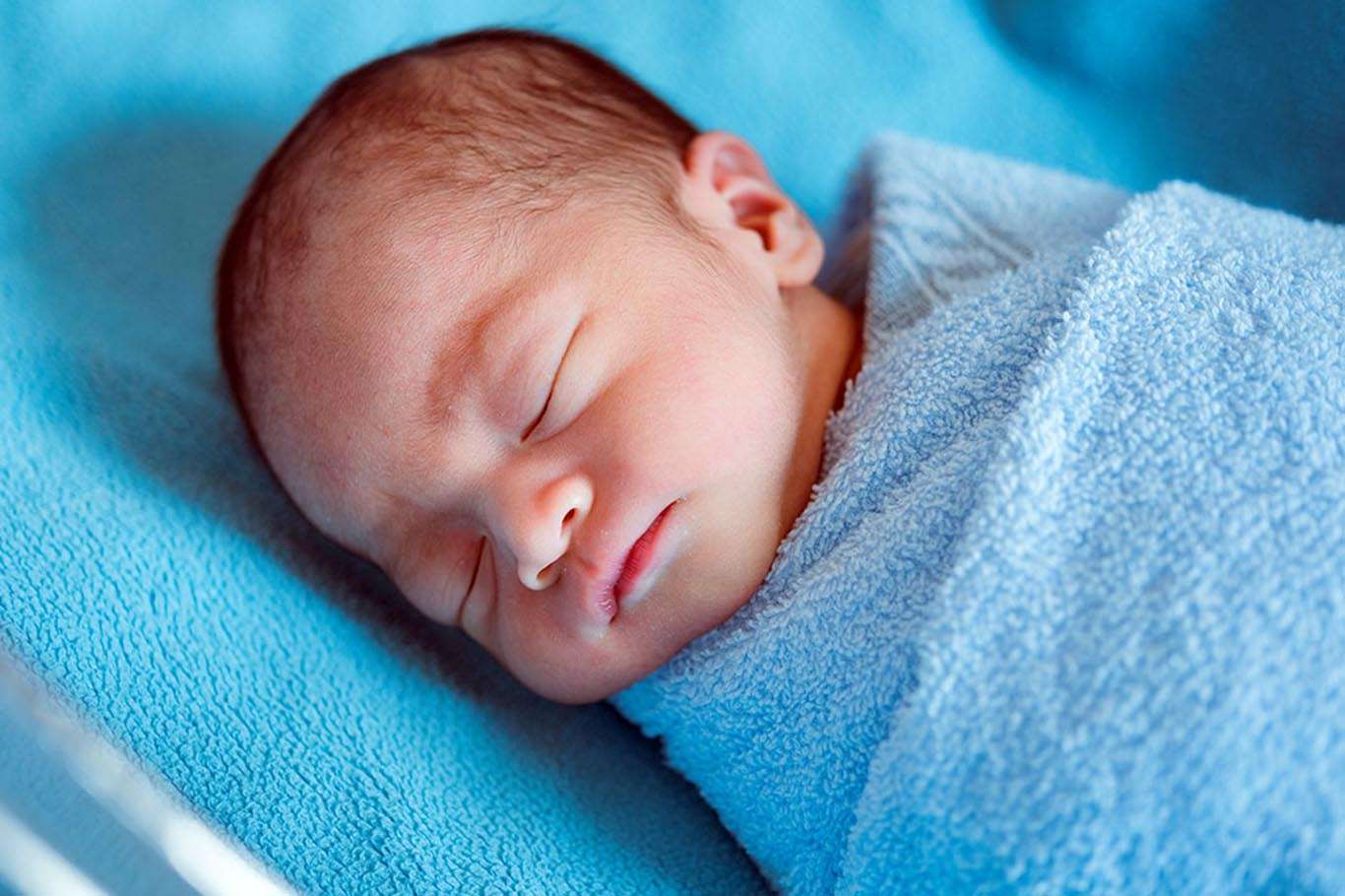 Yenidoğan bebeklerde emzirme nasıl olmalı?